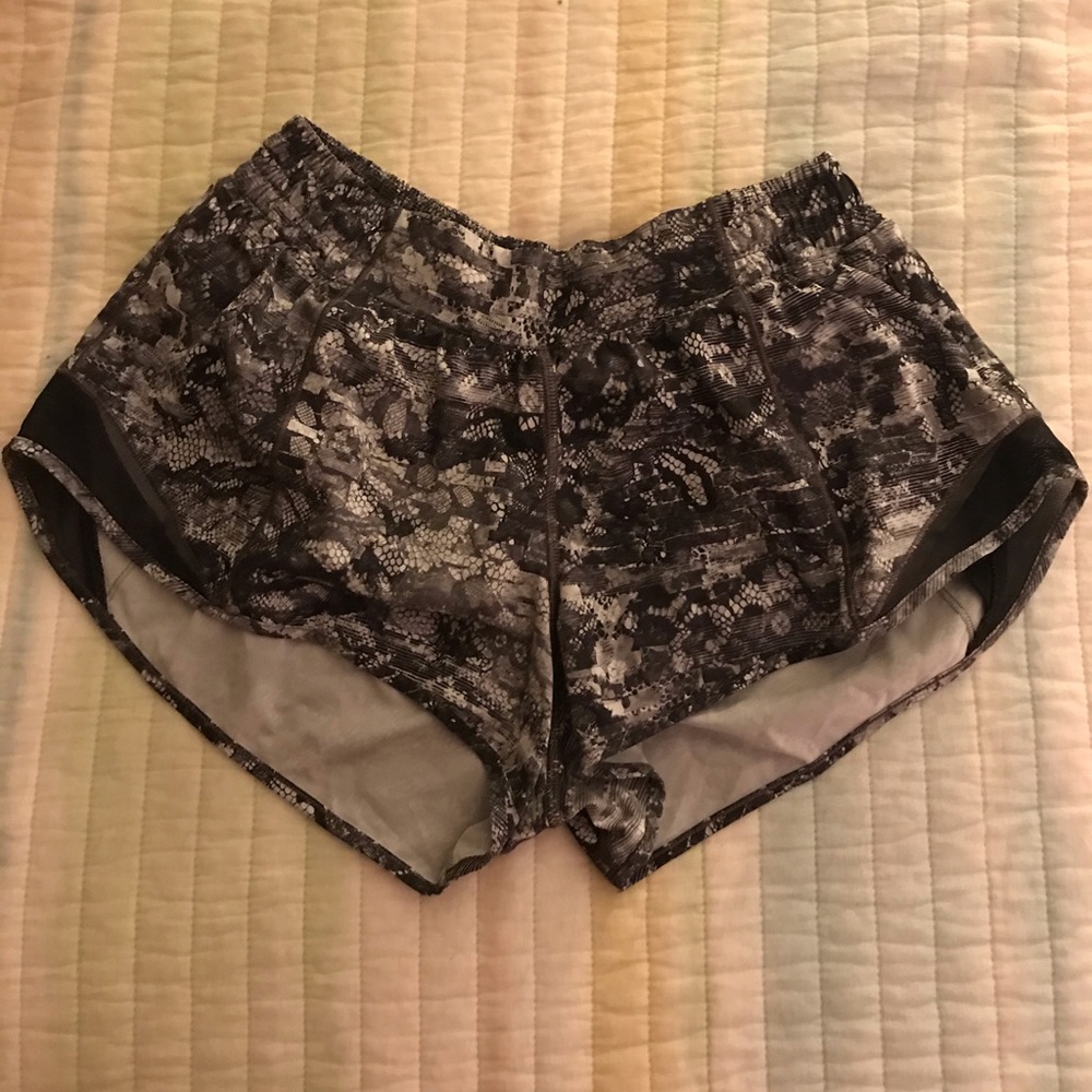 LULU LEMON shorts size 6